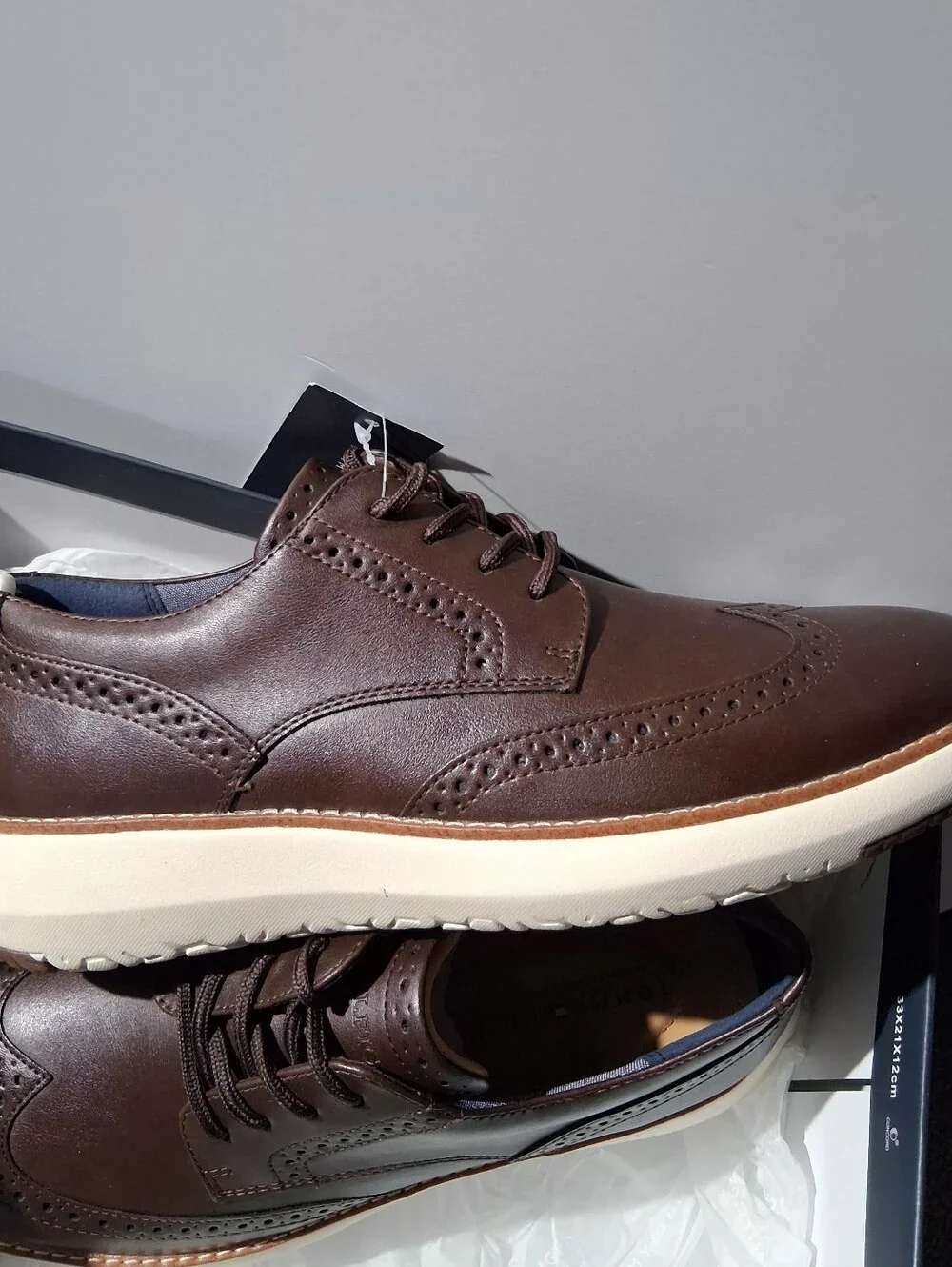 Men's Brown Wingtip Dress Sneakers - Memory Foam